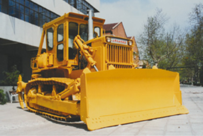 山推推土機累計銷量突破2000臺；被國家經(jīng)貿(mào)部批準(zhǔn)為進(jìn)出口自營權(quán)企業(yè)。